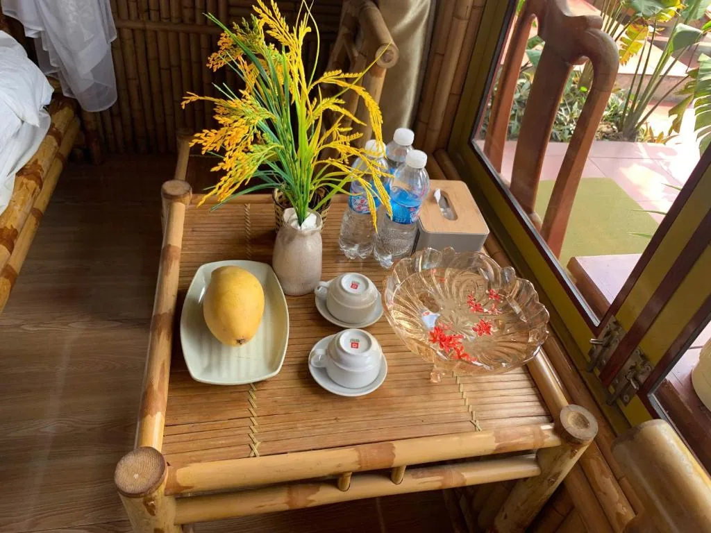 Deluxe Triple Bungalow with Garden View — Tam Coc Horizon Bungalow